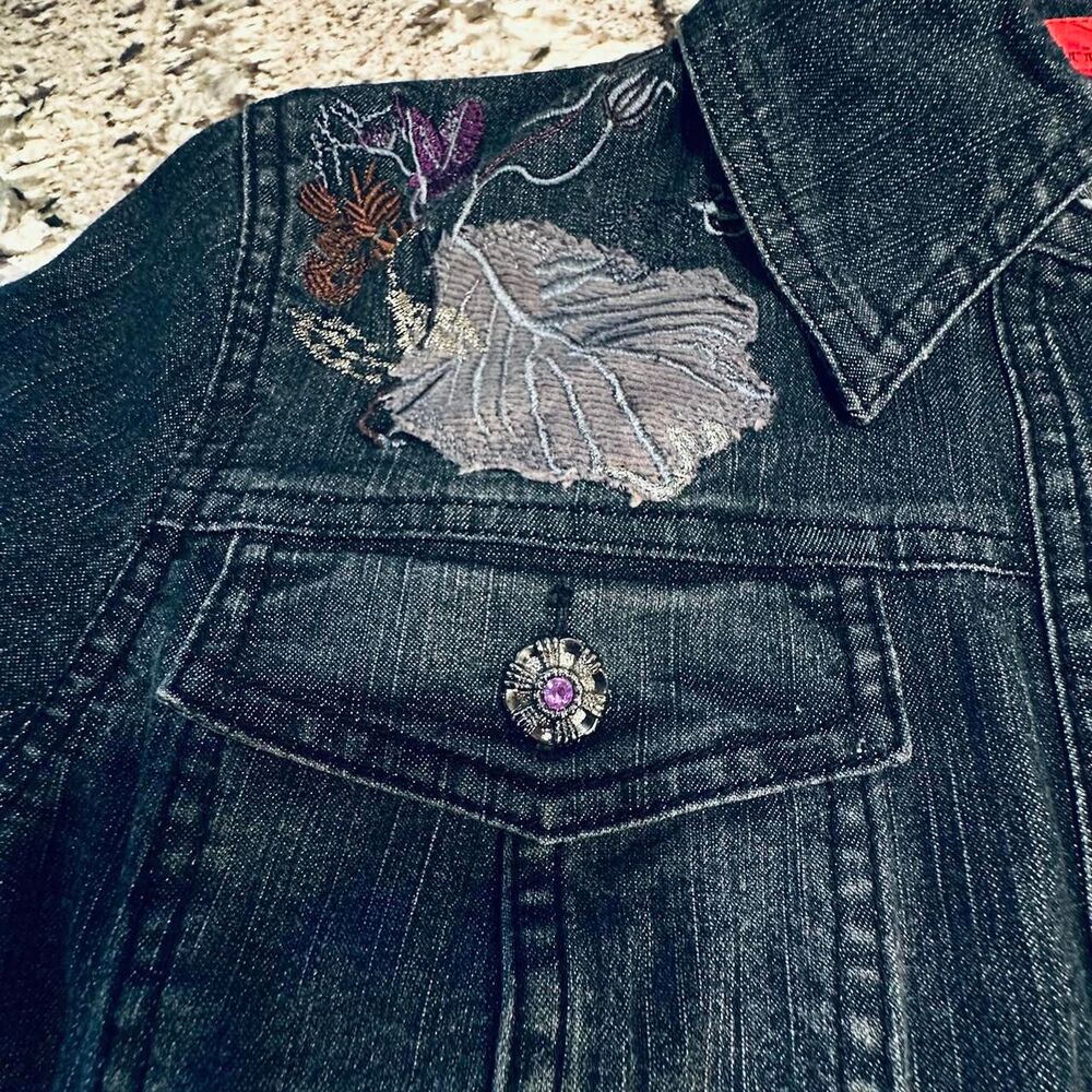 V Christina Women's Jean Denim Jacket Size Small - Picture 7 of 8